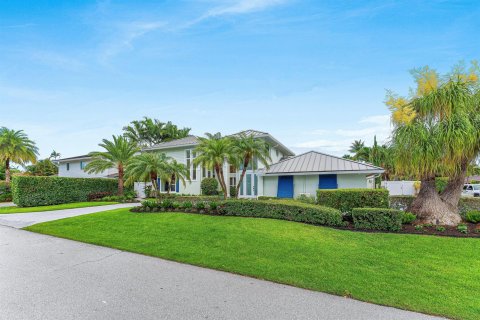 House in Boca Raton, Florida 5 bedrooms, 283.63 sq.m. № 2247613 - photo 7