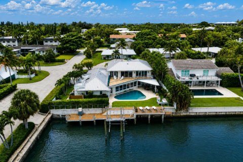 House in Boca Raton, Florida 5 bedrooms, 283.63 sq.m. № 2247613 - photo 6