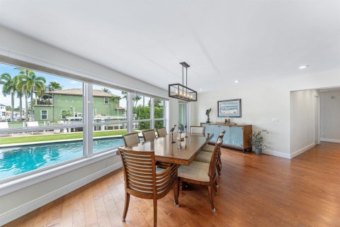 House in Boca Raton, Florida 5 bedrooms, 283.63 sq.m. № 2247613 - photo 21