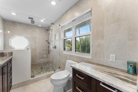 House in Boca Raton, Florida 5 bedrooms, 283.63 sq.m. № 2247613 - photo 26