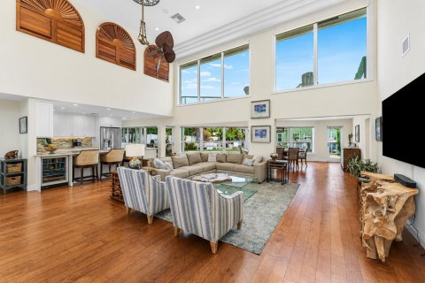 House in Boca Raton, Florida 5 bedrooms, 283.63 sq.m. № 2247613 - photo 14