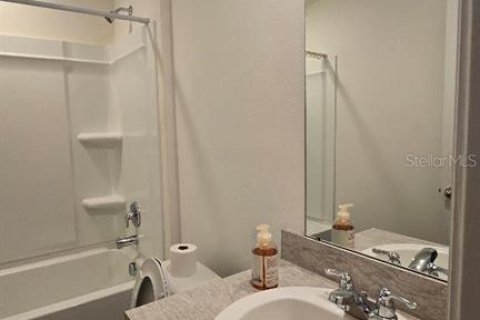 Casa en alquiler en Poinciana, Florida, 3 dormitorios, 141.68 m2 № 1885707 - foto 7