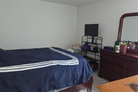 Casa en alquiler en Poinciana, Florida, 3 dormitorios, 141.68 m2 № 1885707 - foto 15