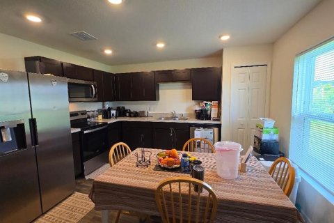 Casa en alquiler en Poinciana, Florida, 3 dormitorios, 141.68 m2 № 1885707 - foto 12