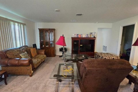 Casa en alquiler en Poinciana, Florida, 3 dormitorios, 141.68 m2 № 1885707 - foto 14