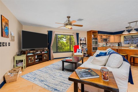 House in Ormond Beach, Florida 4 bedrooms, 262.36 sq.m. № 2117952 - photo 13