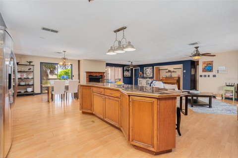 House in Ormond Beach, Florida 4 bedrooms, 262.36 sq.m. № 2117952 - photo 12