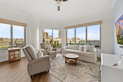 Condo in Tampa, Florida, 2 bedrooms  № 1530983 - photo 20