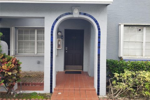 Снять в аренду кондоминиум в Хайалиа, Флорида 2 спальни, 94.76м2, № 1948720 - фото 4