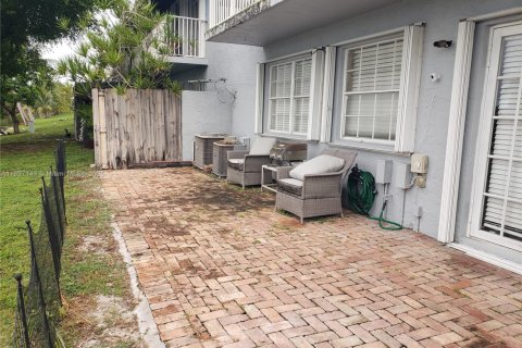 Снять в аренду кондоминиум в Хайалиа, Флорида 2 спальни, 94.76м2, № 1948720 - фото 5