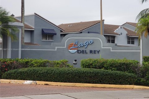 Снять в аренду кондоминиум в Хайалиа, Флорида 2 спальни, 94.76м2, № 1948720 - фото 2