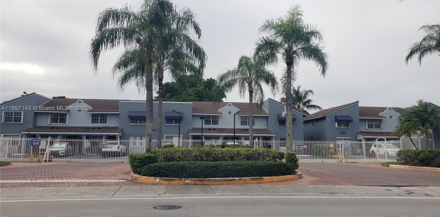 Кондоминиум с 2 спальнями в Хайалиа, Флорида № 1948720