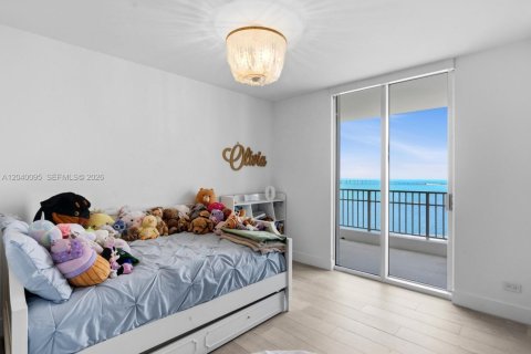 Condo in Miami, Florida, 3 bedrooms  № 2086416 - photo 16