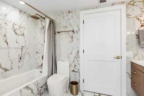 Condo in Miami, Florida, 3 bedrooms  № 2086416 - photo 26