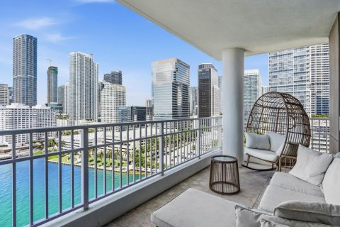 Condo in Miami, Florida, 3 bedrooms  № 2086416 - photo 27