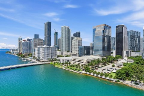 Condo in Miami, Florida, 3 bedrooms  № 2086416
