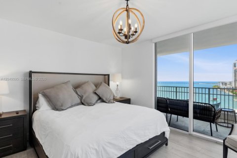 Condo in Miami, Florida, 3 bedrooms  № 2086416 - photo 22
