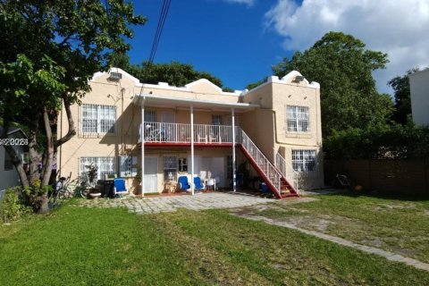Commercial property in Miami, Florida 258.64 sq.m. № 2153876 - photo 1