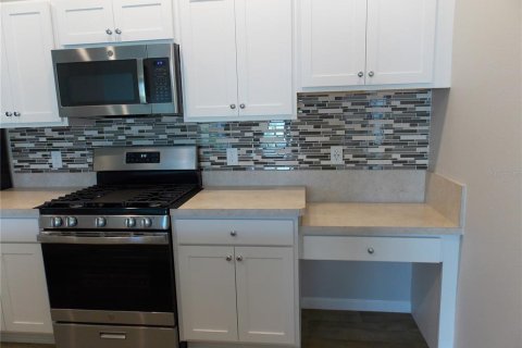 House in The Villages, Florida 2 bedrooms, 113.62 sq.m. № 1799771 - photo 15