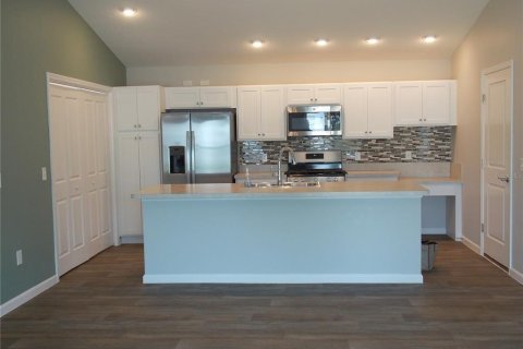 House in The Villages, Florida 2 bedrooms, 113.62 sq.m. № 1799771 - photo 12