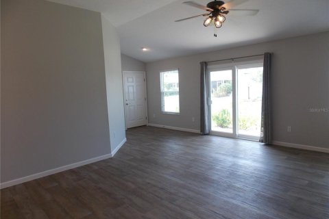 House in The Villages, Florida 2 bedrooms, 113.62 sq.m. № 1799771 - photo 13
