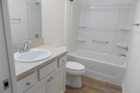 House in The Villages, Florida 2 bedrooms, 113.62 sq.m. № 1799771 - photo 27