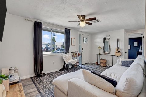 Villa ou maison à vendre à Holiday, Floride: 2 chambres, 80.27 m2 № 2296188 - photo 5