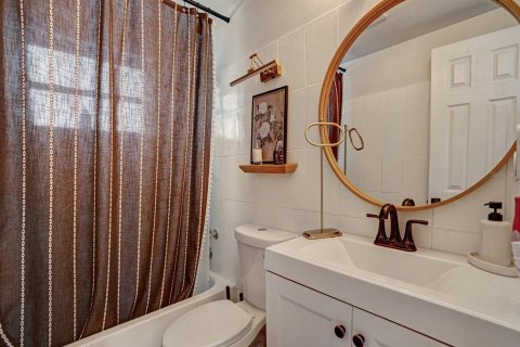 Villa ou maison à vendre à Holiday, Floride: 2 chambres, 80.27 m2 № 2296188 - photo 16