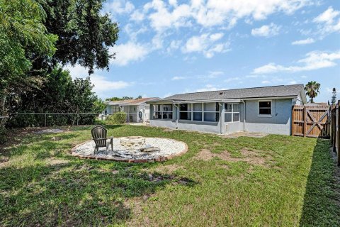 Villa ou maison à vendre à Holiday, Floride: 2 chambres, 80.27 m2 № 2296188 - photo 21