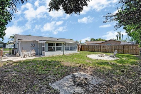 Villa ou maison à vendre à Holiday, Floride: 2 chambres, 80.27 m2 № 2296188 - photo 20