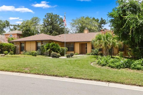 Casa en venta en Apopka, Florida, 3 dormitorios, 207.17 m2 № 2203516 - foto 2