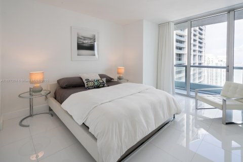 Condominio en venta en Miami, Florida, 2 dormitorios, 125.14 m2 № 1977652 - foto 11