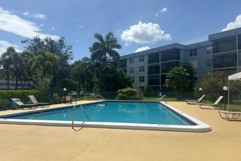 Copropriété à louer à Oakland Park, Floride: 2 chambres, 90.58 m2 № 2089605 - photo 4