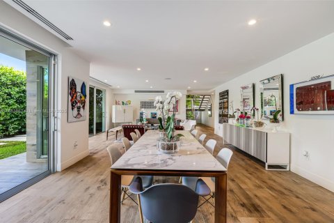 Villa ou maison à vendre à Miami, Floride: 4 chambres, 345.41 m2 № 1964464 - photo 7