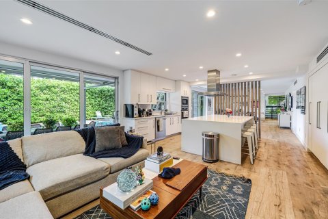 Villa ou maison à vendre à Miami, Floride: 4 chambres, 345.41 m2 № 1964464 - photo 10