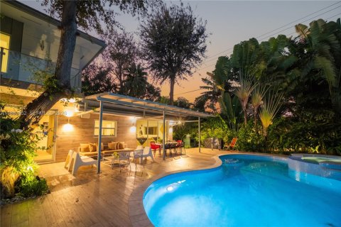 House in Miami, Florida 4 bedrooms, 345.41 sq.m. № 1964464 - photo 28