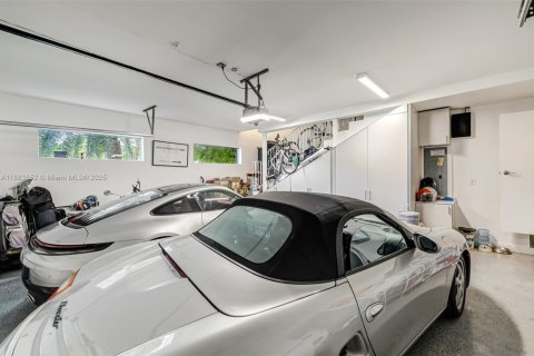 Villa ou maison à vendre à Miami, Floride: 4 chambres, 345.41 m2 № 1964464 - photo 28