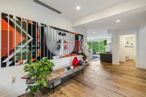 Villa ou maison à vendre à Miami, Floride: 4 chambres, 345.41 m2 № 1964464 - photo 5