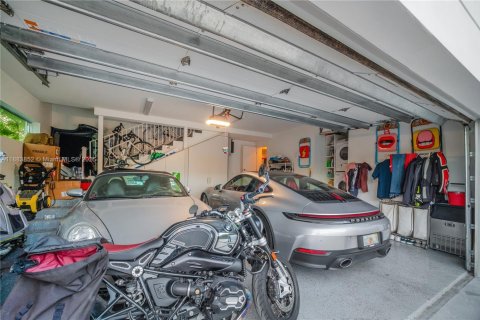 Villa ou maison à vendre à Miami, Floride: 4 chambres, 345.41 m2 № 1964464 - photo 29