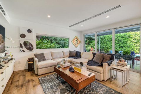 Villa ou maison à vendre à Miami, Floride: 4 chambres, 345.41 m2 № 1964464 - photo 9