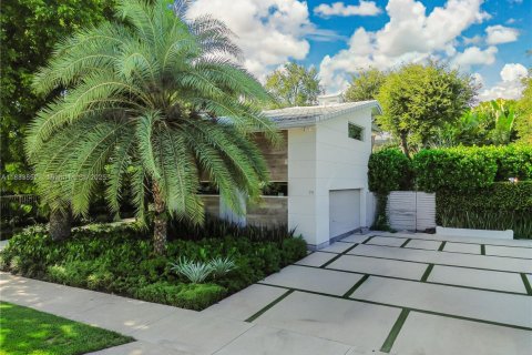 Villa ou maison à vendre à Miami, Floride: 4 chambres, 345.41 m2 № 1964464 - photo 3