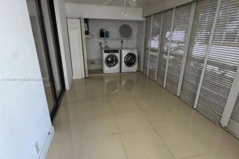 Condo in Aventura, Florida, 3 bedrooms  № 1980183 - photo 24