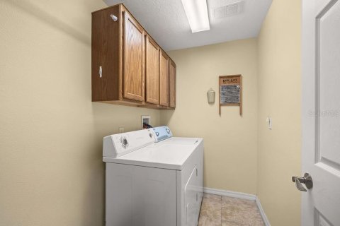 House in Winter Garden, Florida 4 bedrooms, 264.03 sq.m. № 1843645 - photo 9