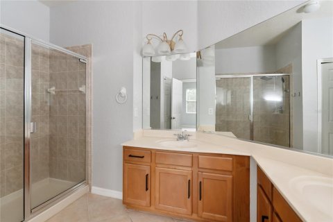 Townhouse in Sarasota, Florida 3 bedrooms, 181.53 sq.m. № 2394344 - photo 13