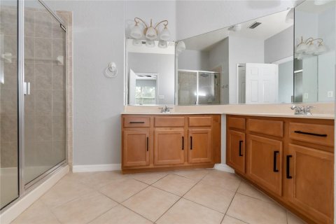 Townhouse in Sarasota, Florida 3 bedrooms, 181.53 sq.m. № 2394344 - photo 12