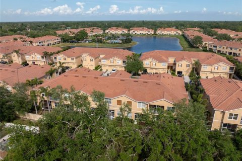 Townhouse in Sarasota, Florida 3 bedrooms, 181.53 sq.m. № 2394344 - photo 2