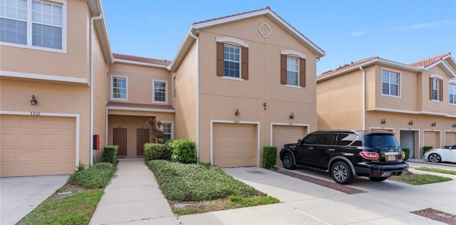 Townhouse in Sarasota, Florida 3 bedrooms, 181.53 sq.m. № 2394344
