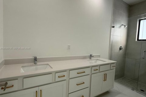 Villa ou maison à vendre à Cutler Bay, Floride: 4 chambres № 2084851 - photo 11