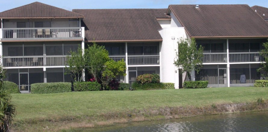 Condo in Fort Pierce, Florida, 2 bedrooms № 868753