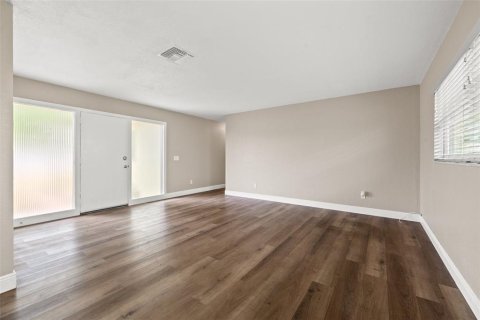 Propiedad comercial en venta en Saint Petersburg, Florida, 258.18 m2 № 1262617 - foto 17